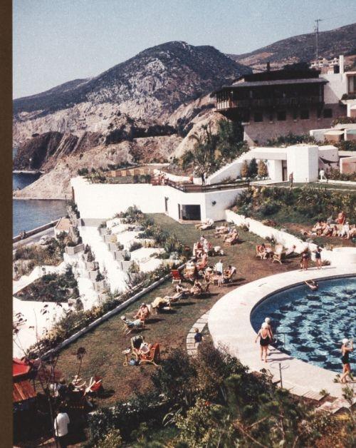 HOTEL DO MAR 1960-1970. TERRACES ON A CLIFF BY SEA.. 