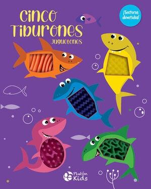 CINCO TIBURONES JUGUETONES.