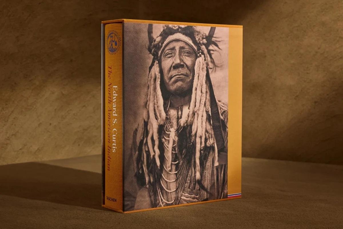 EDWARD S. CURTIS. THE NORTH AMERICAN INDIAN "THE COMPLETE PORTFOLIOS"